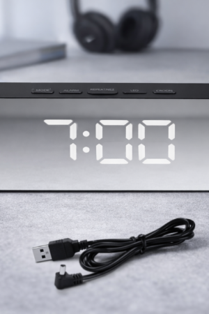 Επιτραπέζιο Ψηφιακό Ρολόι LED – Ξυπνητήρι Καθρέφτης με USB Τροφοδοσία